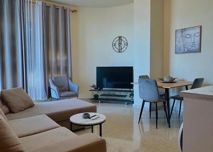 Beachfront Paradise Apartment